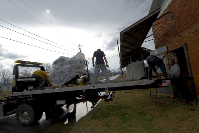 press moving in a toronado